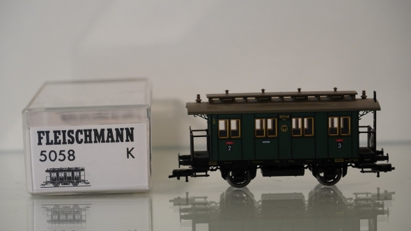 Fleischmann H0 5058 K Personenwagen Gleichstrom analog Galeriebild - zum Vergrößern bitte auf das Bild klicken
