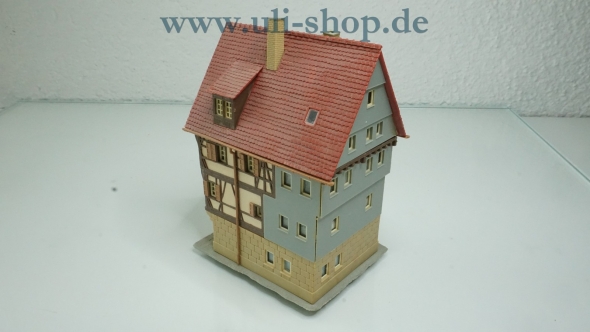 Kibri H0 Modellhaus Stadthaus Fachwerkhaus "Gasthaus zur Post" bespielt (Q2 027)