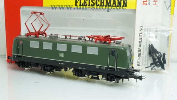 Fleischmann H0 4326 E-Lok Gleichstrom analog Galeriebild - zum Vergrößern bitte auf das Bild klicken